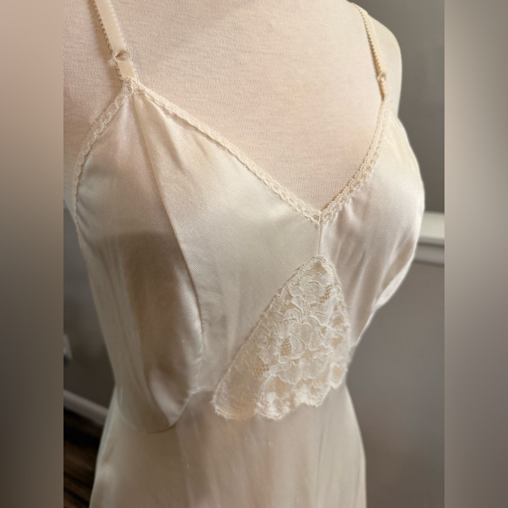 Vintage Ivory Lace Nylon Slip Dress Nightgown Bias Cut Bridal Lingerie S - Picture 2 of 13